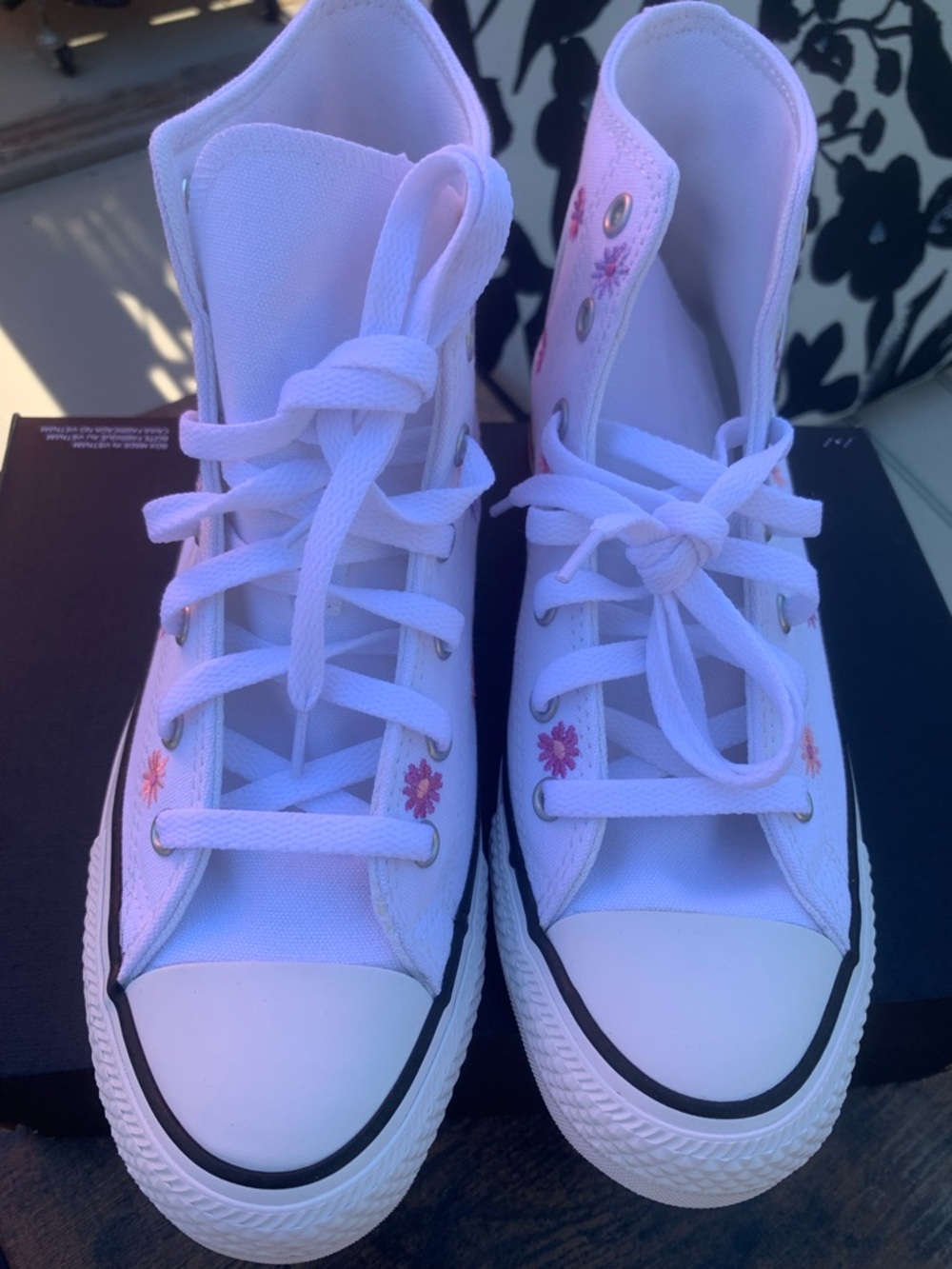 NEW BiG Kids Converse White High Top Sneakers Pink & Peach Daisy Embroidery - Picture 5 of 7